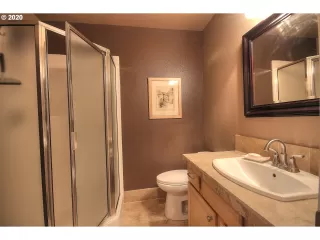 Photo #2: 20404461 Listing