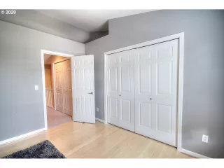 Photo #4: 20404461 Listing