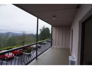 Photo #3: 20404481 Listing