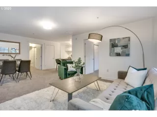 Photo #2: 20404807 Listing