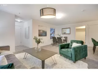 Photo #3: 20404807 Listing