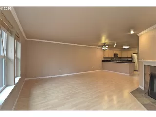 Photo #5: 20405303 Listing