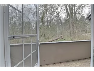 Photo #6: 20405303 Listing