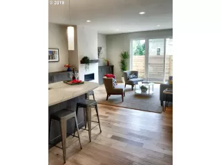 Photo #6: 20405604 Listing