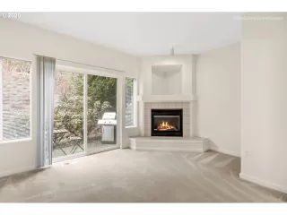 Photo #6: 20405825 Listing