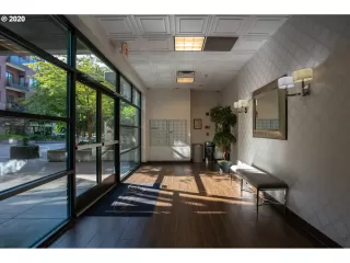 Photo #2: 20406161 Listing