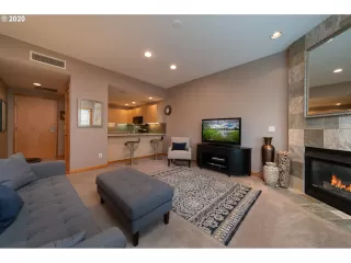 Photo #3: 20406161 Listing