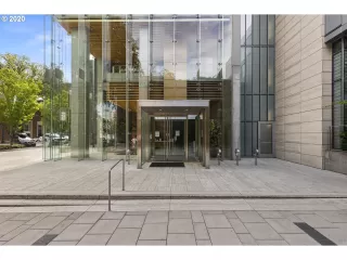 Photo #2: 20406439 Listing 