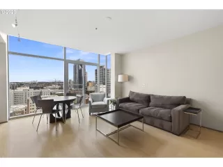 Photo #3: 20406439 Listing 