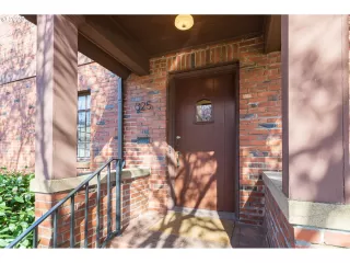 Photo #2: 20406453 Listing