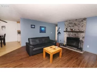 Photo #2: 20406607 Listing 