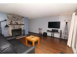 Photo #3: 20406607 Listing 