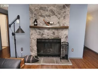 Photo #5: 20406607 Listing 