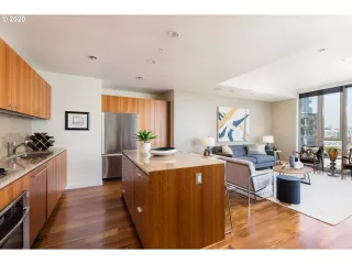 Photo #3: 20406707 Listing