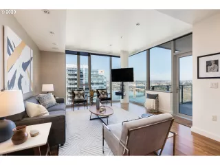 Photo #4: 20406707 Listing