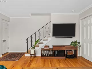 Photo #5: 20407075 Listing