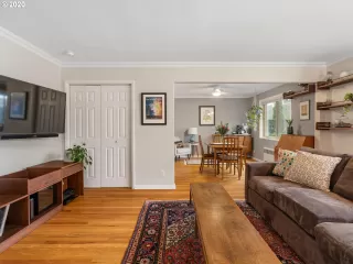 Photo #6: 20407075 Listing