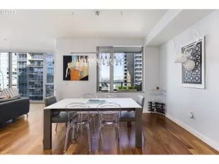 Photo #2: 20407392 Listing