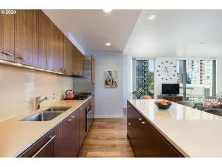 Photo #4: 20407392 Listing