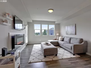 Photo #4: 20407650 Listing