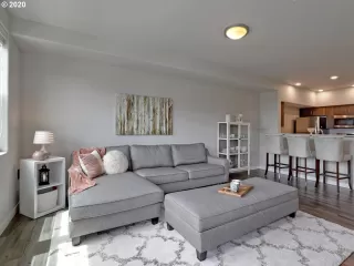 Photo #5: 20407650 Listing