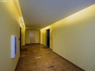 Photo #3: 20408386 Listing