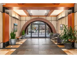 Photo #1: 20409108 Listing