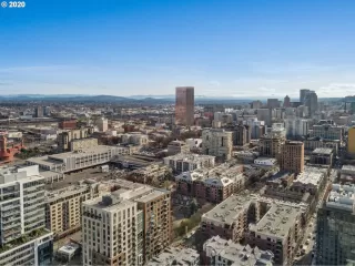 Photo #5: 20409108 Listing