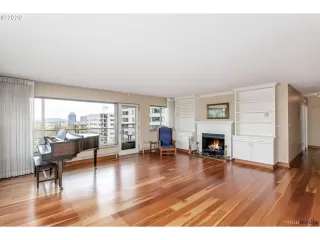 Photo #2: 20409295 Listing 