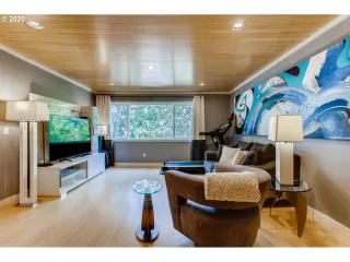 Photo #6: 20410089 Listing 