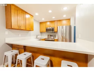 Photo #3: 20410266 Listing