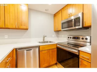 Photo #5: 20410266 Listing