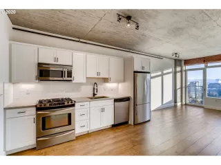 Photo #4: 20410327 Listing