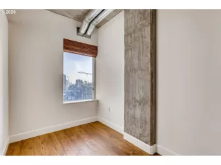 Photo #6: 20410327 Listing