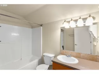 Photo #6: 20411644 Listing 