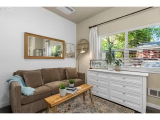 Photo #1: 20412667 Listing