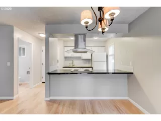 Photo #6: 20412895 Listing 