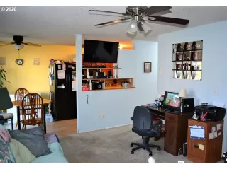 Photo #4: 20414227 Listing