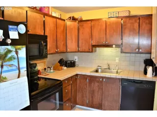 Photo #6: 20414227 Listing