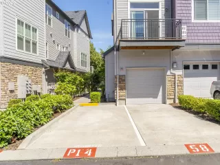 Photo #4: 20414262 Listing