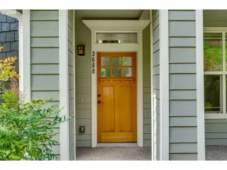 Photo #1: 20414317 Listing