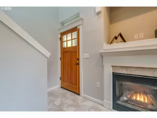 Photo #2: 20414317 Listing