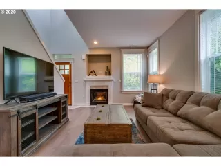 Photo #3: 20414317 Listing