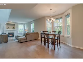 Photo #6: 20414317 Listing