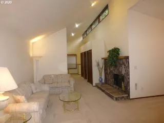 Photo #6: 20414710 Listing