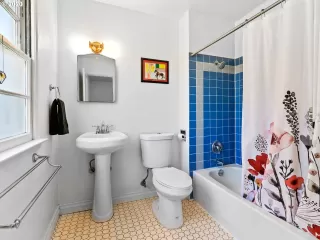 Photo #2: 20415358 Listing