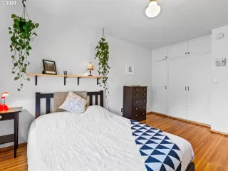 Photo #6: 20415358 Listing