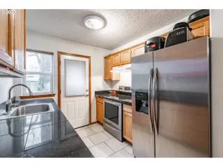 Photo #3: 20415773 Listing