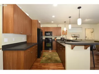 Photo #6: 20415958 Listing 