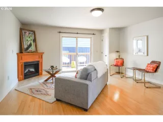 Photo #5: 20416170 Listing 